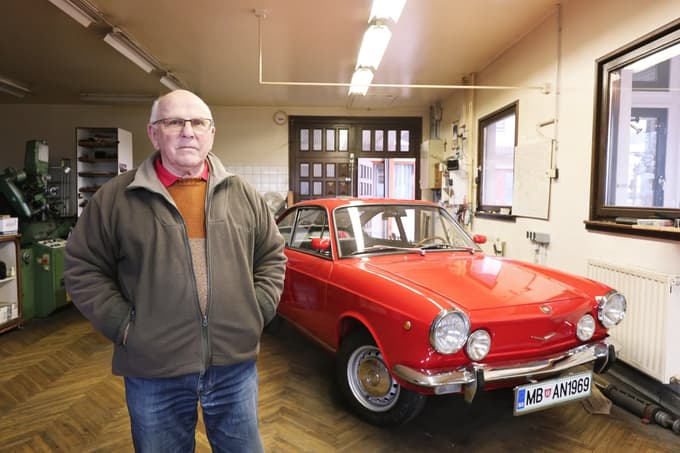 Avto je bil razstavljen na "prafaktorje". 