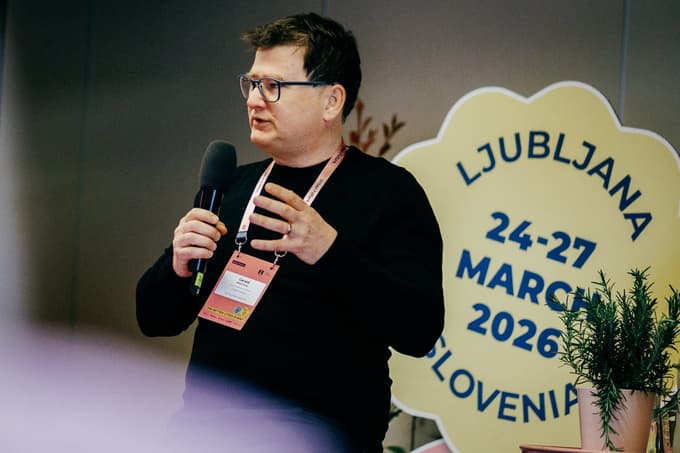 Soustanovitelj in izvršni direktor Urban Future Gerald Babel-Sutter je izpostavil pomen skupnosti in posameznikov, ki kljub oviram vztrajajo pri uvajanju sprememb.
