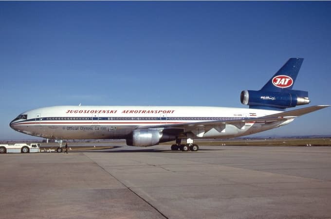 DC-10 je bil največji frčoplan pri JAT-u in je povezoval državo z Avstralijo in ZDA.