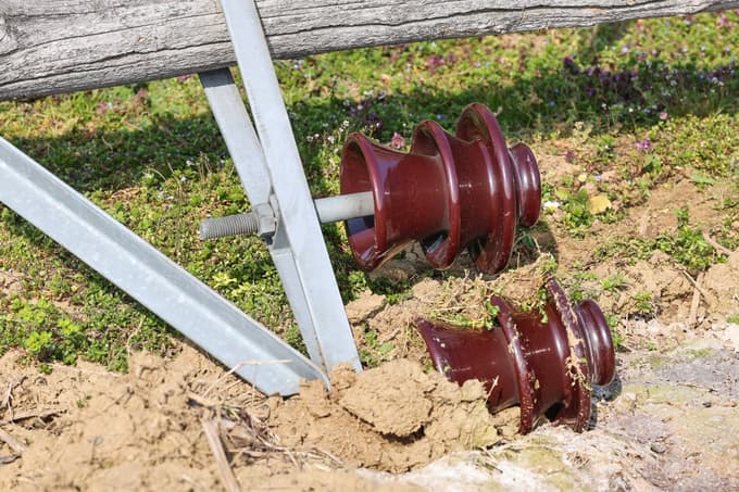 Elektro Maribor opozarja: Zaradi močnega vetra možne motnje v oskrbi z elektriko