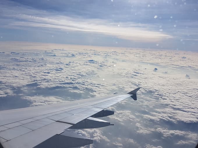 Primerjava bližnjih letališč: Katere povezave ponujajo in kako pogosto