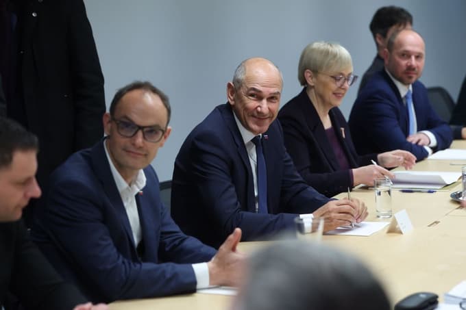 Vlada: Sova nesporno potrdila tuje vplive na volitve. Janša: Sova ni pokazala dokazov