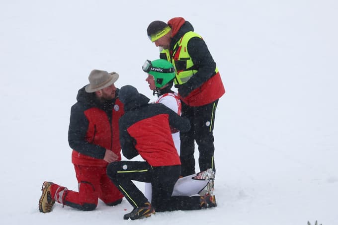 Težke razmere so terjale davek pri predtekmovalcu, a k sreči se ni zgodilo nič hujšega. 