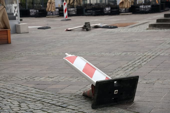 (FOTO) Na Štajerskem vetrolom povzročil precej težav, številni brez elektrike. Kaj napoveduje Branko Gregorčič?