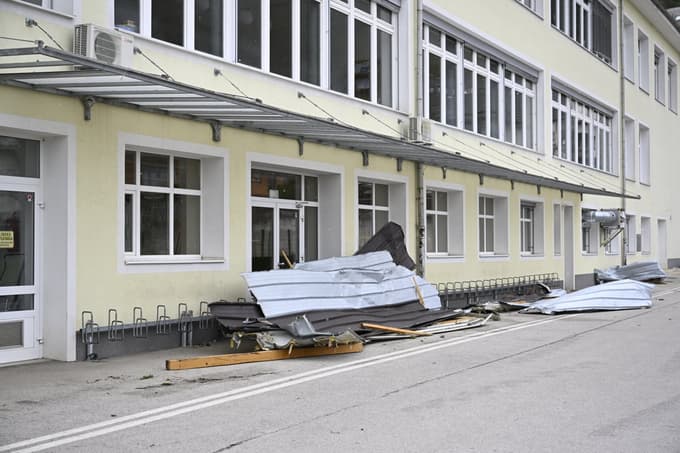 (FOTO) Na Štajerskem vetrolom povzročil precej težav, številni brez elektrike. Kaj napoveduje Branko Gregorčič?