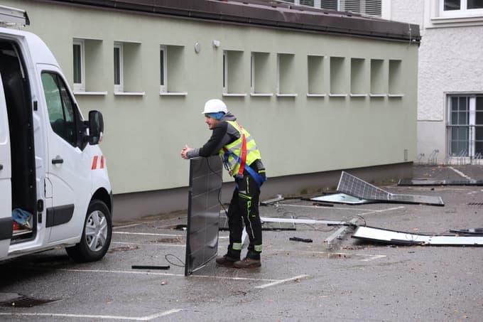 (FOTO) Rdeči alarm zaradi vetra: V Mariboru zaprli osnovno šolo