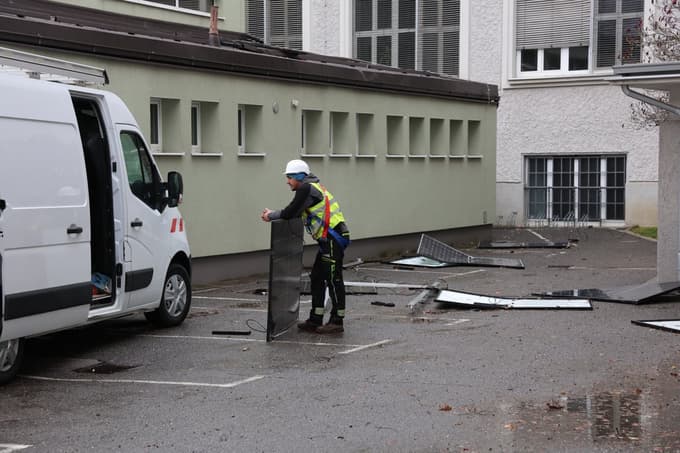 (FOTO) Rdeči alarm zaradi vetra: V Mariboru zaprli osnovno šolo