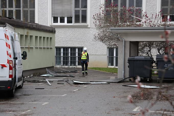(FOTO) Rdeči alarm zaradi vetra: V Mariboru zaprli osnovno šolo