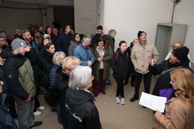 Za sprehod je bilo veliko zanimanja. 