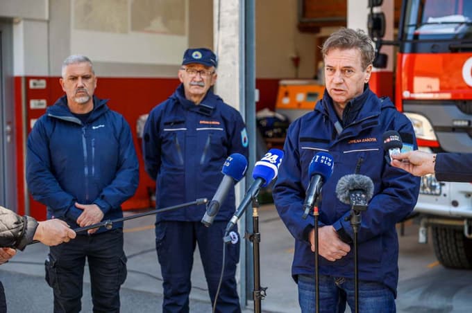 (FOTO) Golob na prizadetih območjih: Hvala vsem, ki so v zadnjih dneh pomagali ljudem