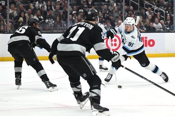 (FOTO) Kralji izgubili doma proti ekipi iz Utaha