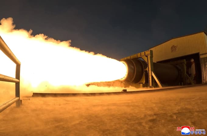 Severnokorejski voditelj Kim nadzoroval nov raketni preizkus