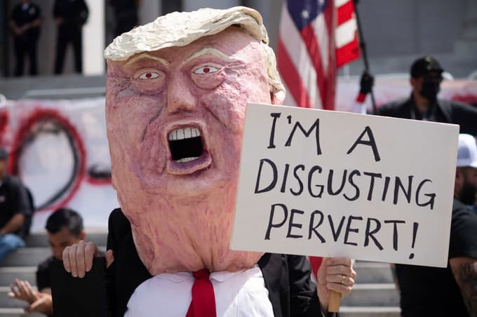 (FOTO) Tretji množični protest v manj kot letu dni: Proti Trumpu v ZDA na ulicah več milijonov ljudi