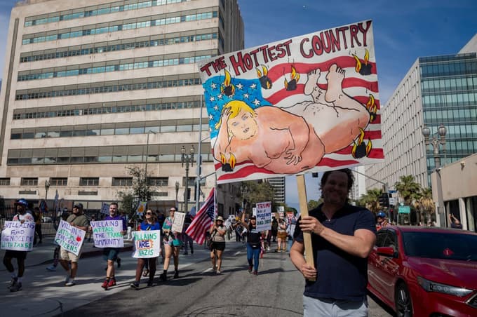 (FOTO) Tretji množični protest v manj kot letu dni: Proti Trumpu v ZDA na ulicah več milijonov ljudi