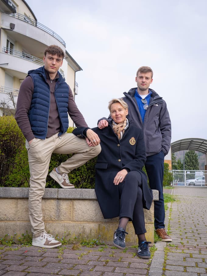 Brigita Bukovec s sinovoma