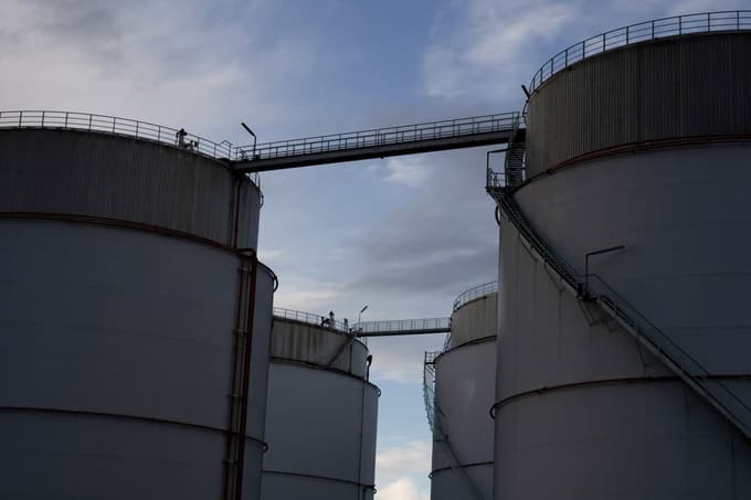 V Evropi ni večjih zalog letalskega goriva in nafte.