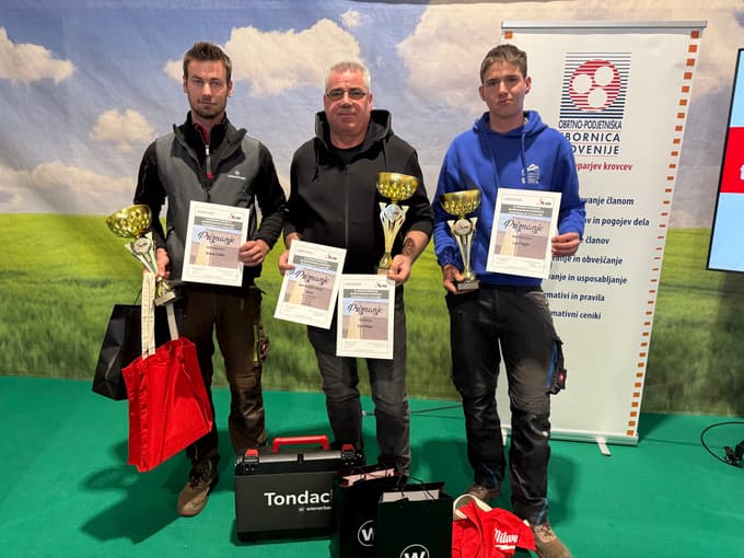 Zmagovalna ekipa Šinko/Les Pro: Simon Zelko, mentor Ciril Flegar, Leo Flegar.