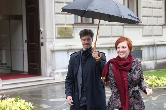 Han po sestanku z Golobom ni optimističen glede oblikovanja levosredinske koalicije. Kaj pa pravi Asta Vrečko?