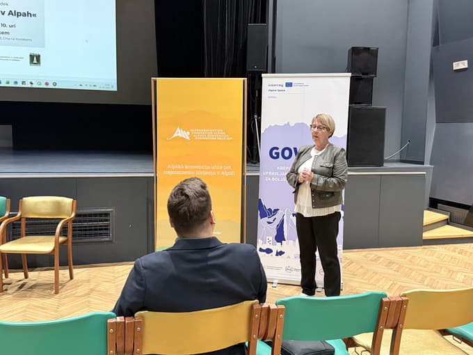 Posvet v Črni je bil naslovljen Kako dobro je živeti v Alpah.