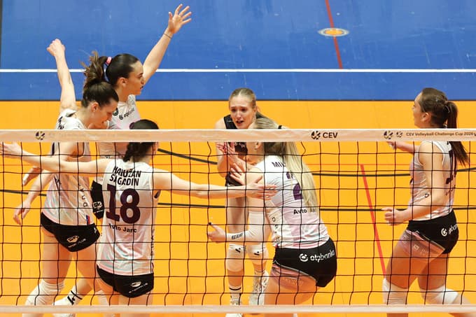 Veselje bankirk po zmagi nad ekipo AFM.