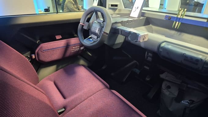 Tudi notranjost bodočega mestnega električarja je zanimiva, minimalistična in oglato oblikovana.