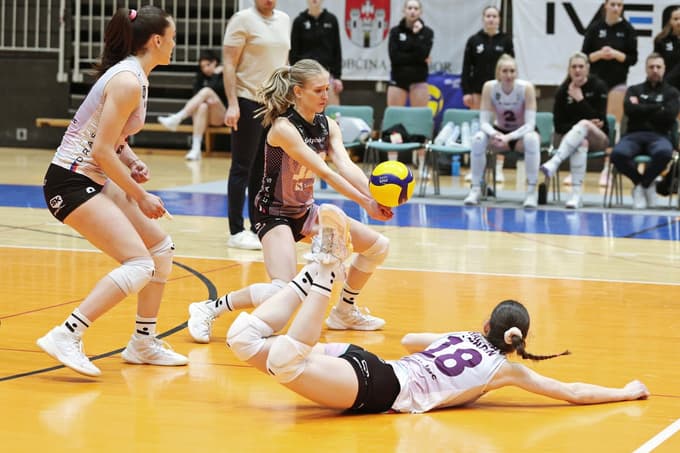 Mariborske odbojkarice je krasila tudi borbenost.