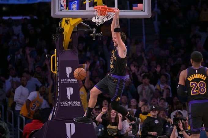 Proti nekdanji ekipi LeBrona Jamesa smo Slovenca po dolgem času tudi lahko videli, kako zabije na obroč.