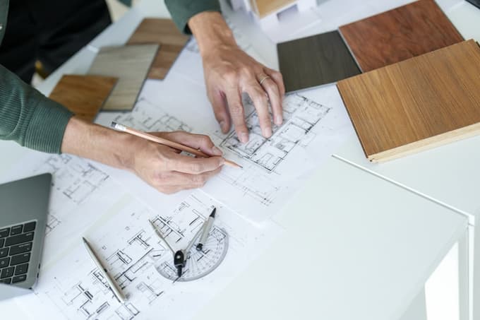 Pooblaščen arhitekt je potreben predvsem v primerih, ko se spreminja namembnost prostora ali ko posegamo v konstrukcijo objekta. 