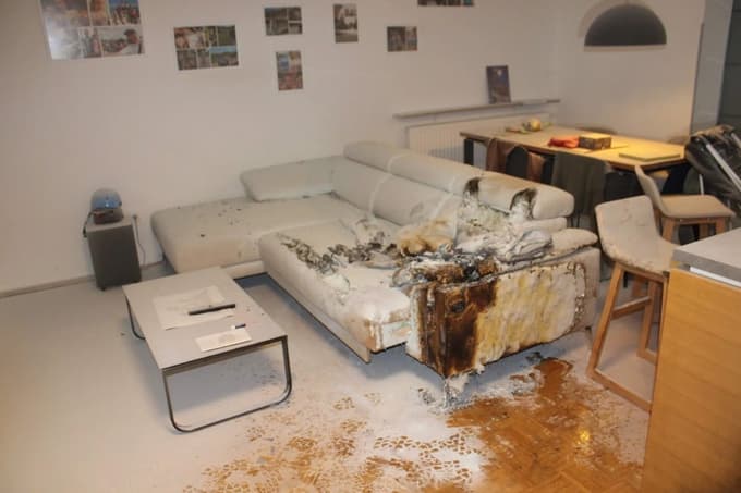 (FOTO) Ponoči zagorelo v stanovanju, ena oseba utrpela hude opekline