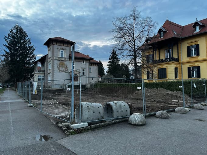 (FOTO) Nasproti Langerjeve vile nastaja "žepni" park
