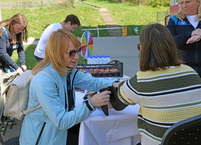 Pred testom hoje so najprej izmerili pritisk in izpolnili vprašalnik o zdravstvenem stanju posameznika