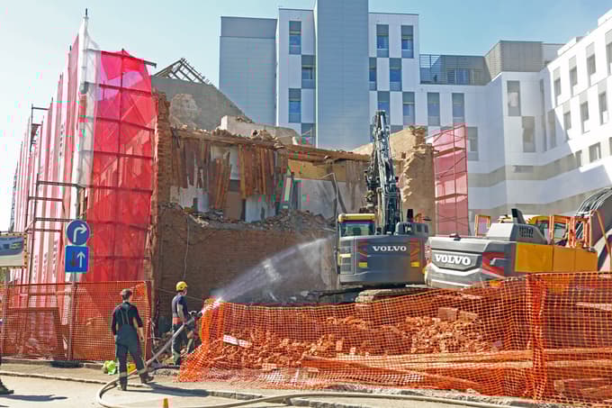 Maribor - UKC Maribor - rušenje stavbe - Masarykova ulica - stavba - zgradba - - -