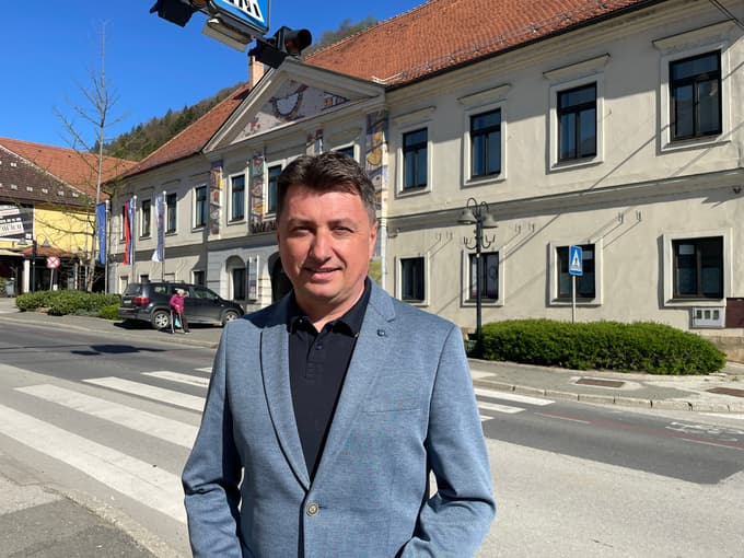 Koroški poslanec Robert Potnik je po informacijah Večera razmišljal tudi o tem, da bi postal nepovezani poslanec. 