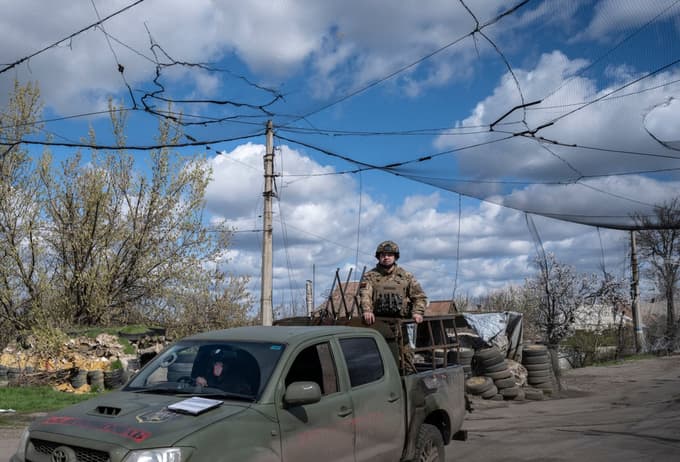 Zaščita ceste pred napadi dronov