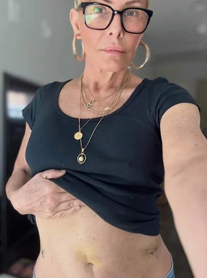 (FOTO) Bolezen in laži: Na vrhuncu slave je zapustila kultno serijo, zdaj razkriva razloge za svojo odločitev