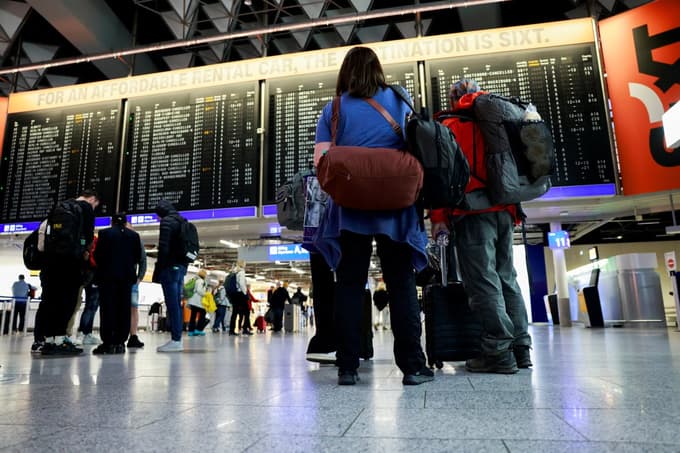 Letalska družba je odpovedala več kot 520 letov.