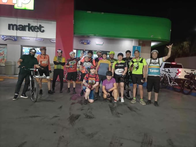Večerna vožnja skupaj z lokalnimi kolesarji