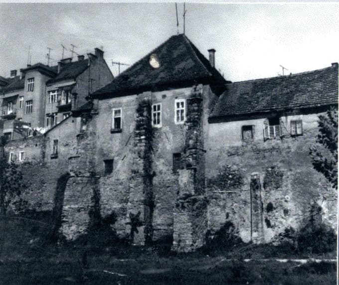 Sinagoga pred obnovo