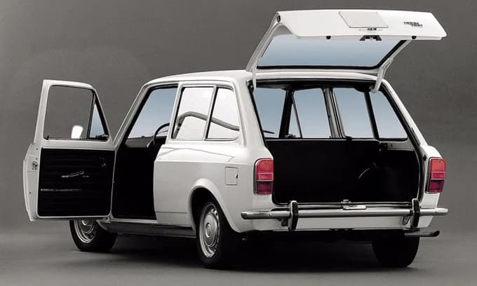 Model 128 Familiare je bil 3-vratni karavan, ki ga na naših koncih nismo videli.