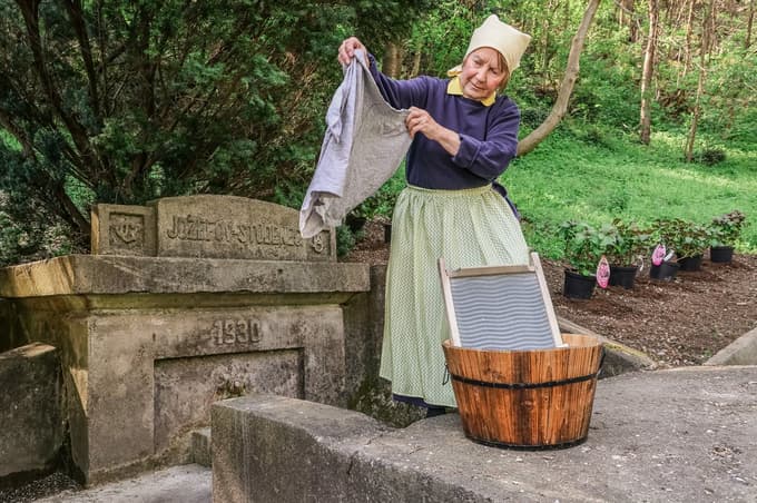 Dogodek je pospremila Ivana Rečnik iz Kulturnega društva Studenci, ki je prikazala, kako so včasih prali perilo. 