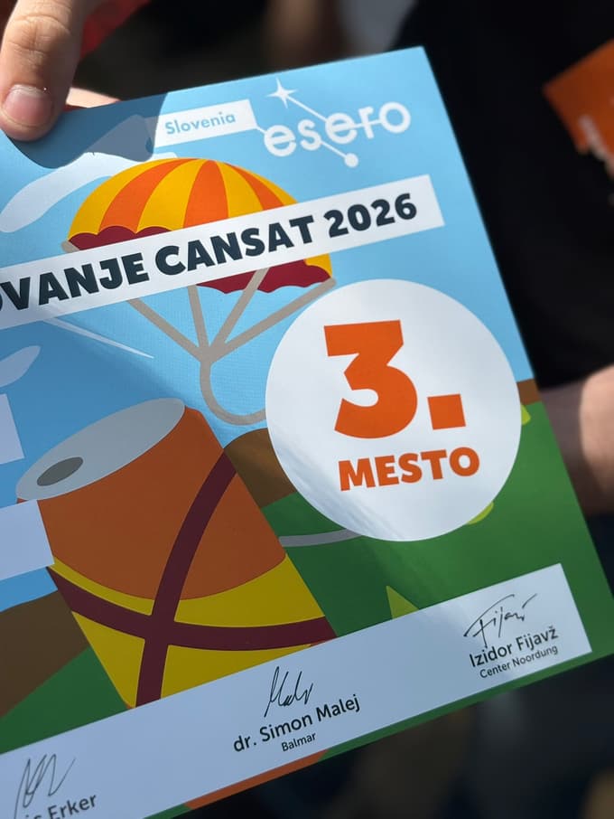(FOTO) Iz Maribora med zvezde: Dijaki SERŠ pokorili konkurenco in si z lastnim satelitom odprli vrata ESA
