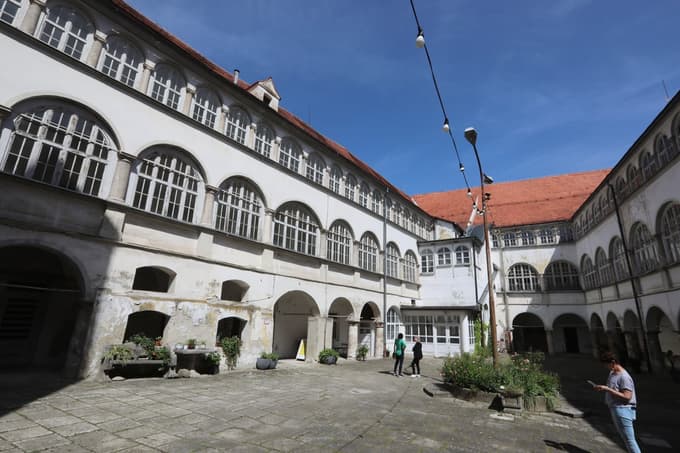 Grad Cmurek: Tam, kjer se konča tišina in začne spomin