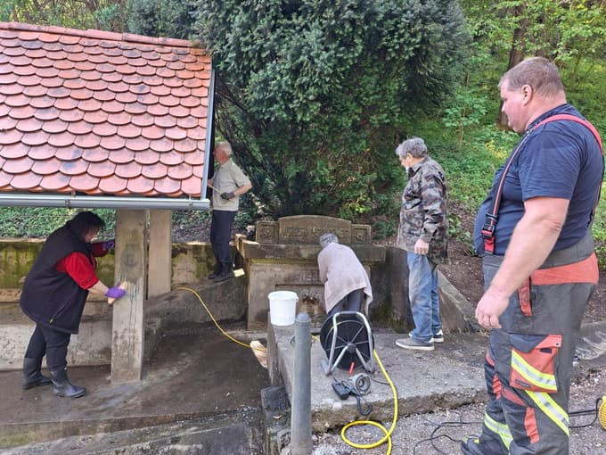 Na eni od akcij so odstranili grafit. 