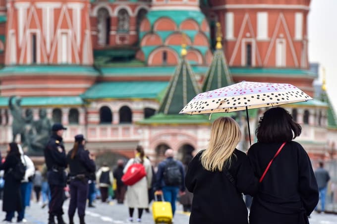 Nedavne javnomnenjske raziskave kažejo, da priljubljenost predsednika Vladimirja Putina med državljani upada