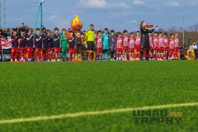 Velik poudarek turnirja so tudi spremljevalne prireditve, nastopajoči, med njimi glasbeniki, ki turnirju dajo še dodatno dimenzijo.