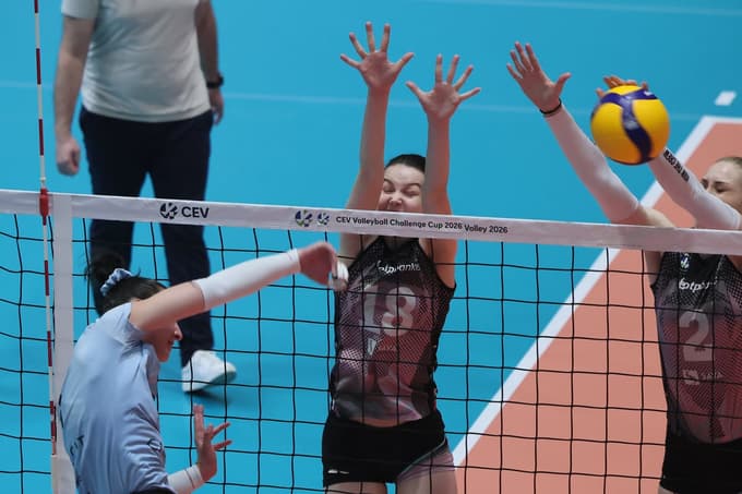 Kamničanke so bile pred visokim in čvrstim blokom Mariborčank običajno nemočne.