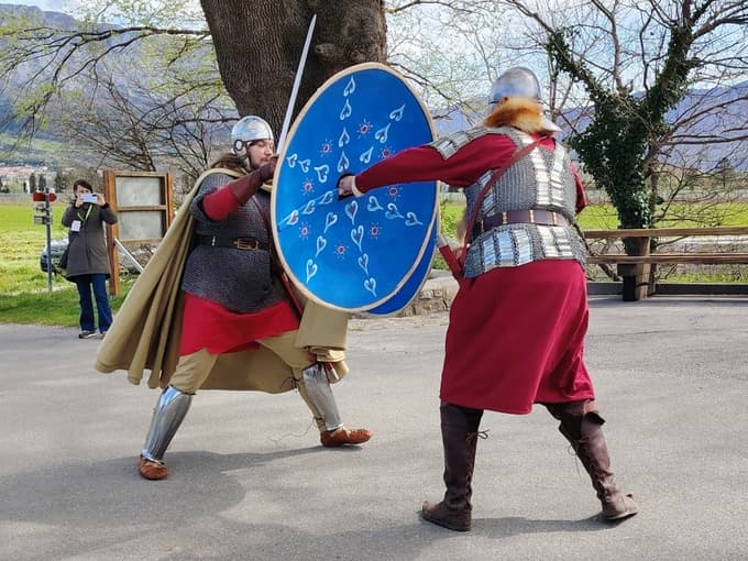Vojaka sta uprizorila del borbe. Zares bo šlo 20. in 21. junija, ko pripravljajo Festival poznoantične kulture Ad Fluvium Frigidum.