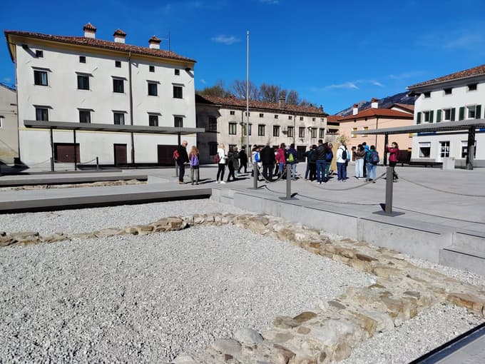 Ostanki rimskih stavb na osrednjem trgu v Ajdovščini