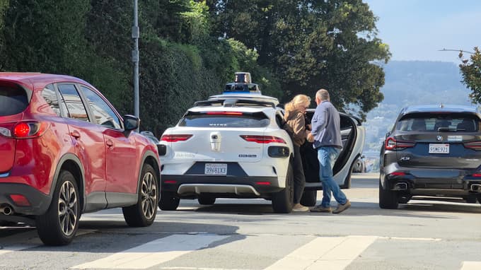 V San Franciscu ljudje robotske taksije množično uporabljajo.