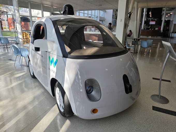 Prvi waymo, ko je bil sistem še v fazi testiranja 